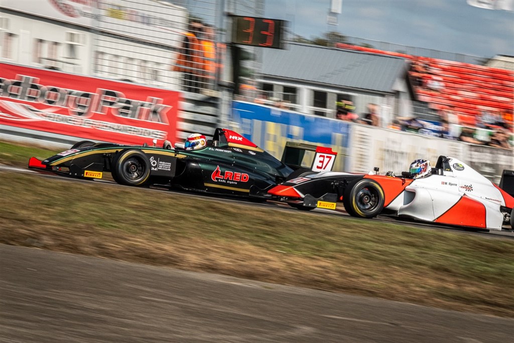 Pedersen vinder Formel 4-mesterskabet - men hvem af dem?
(Foto: Grippo)